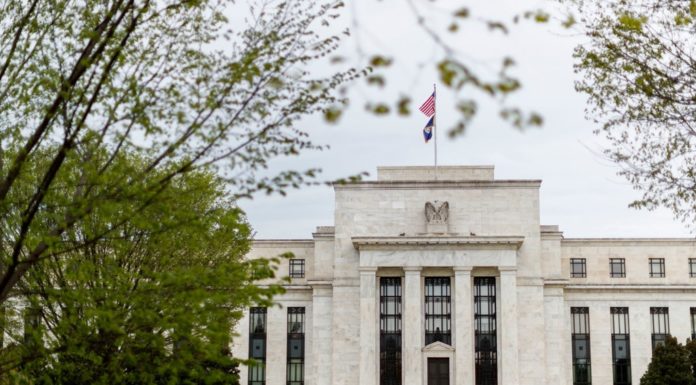 Fed Warns of Financial Risks as Coronavirus Downturn Persists